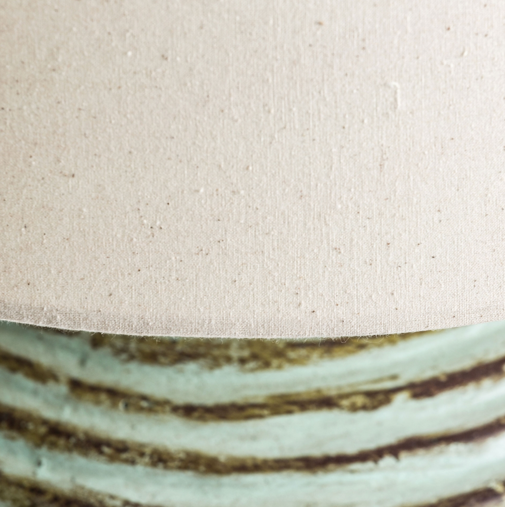 LÁMPARA DE SOBREMESA CHIPRE