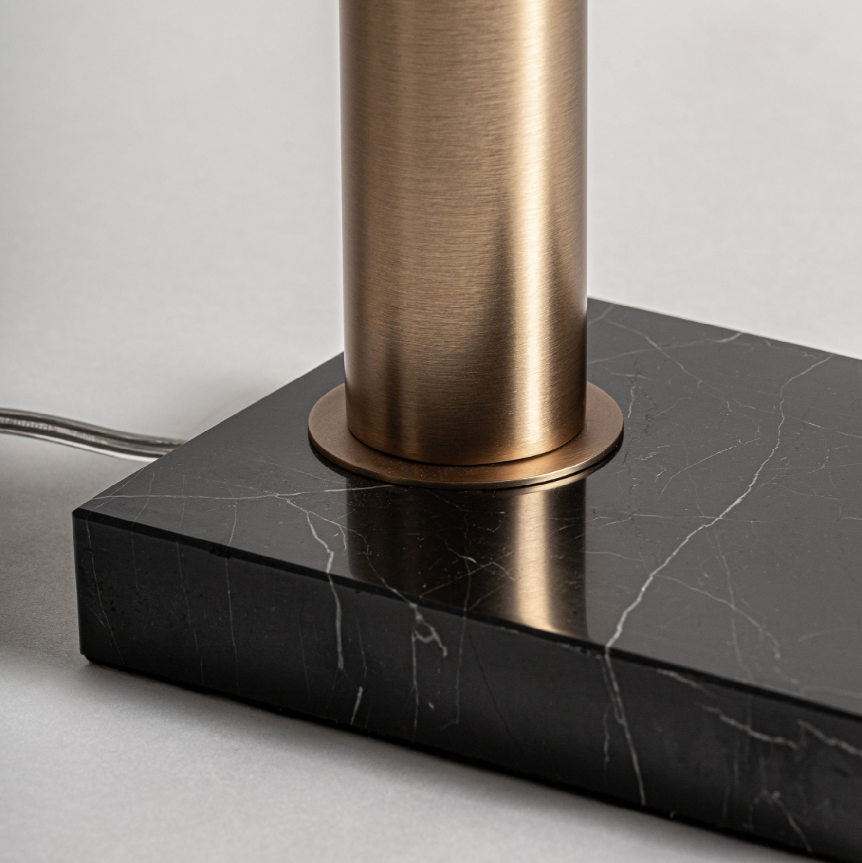 LÁMPARA DE PIE CHENGE