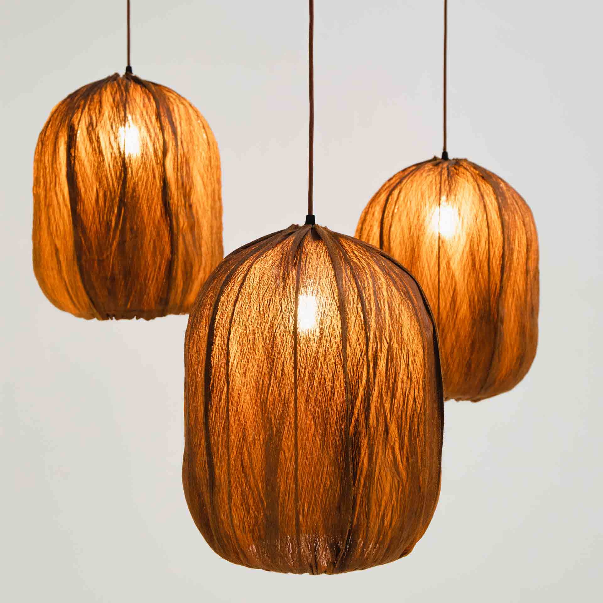 LÁMPARA COLGANTE COURO POD