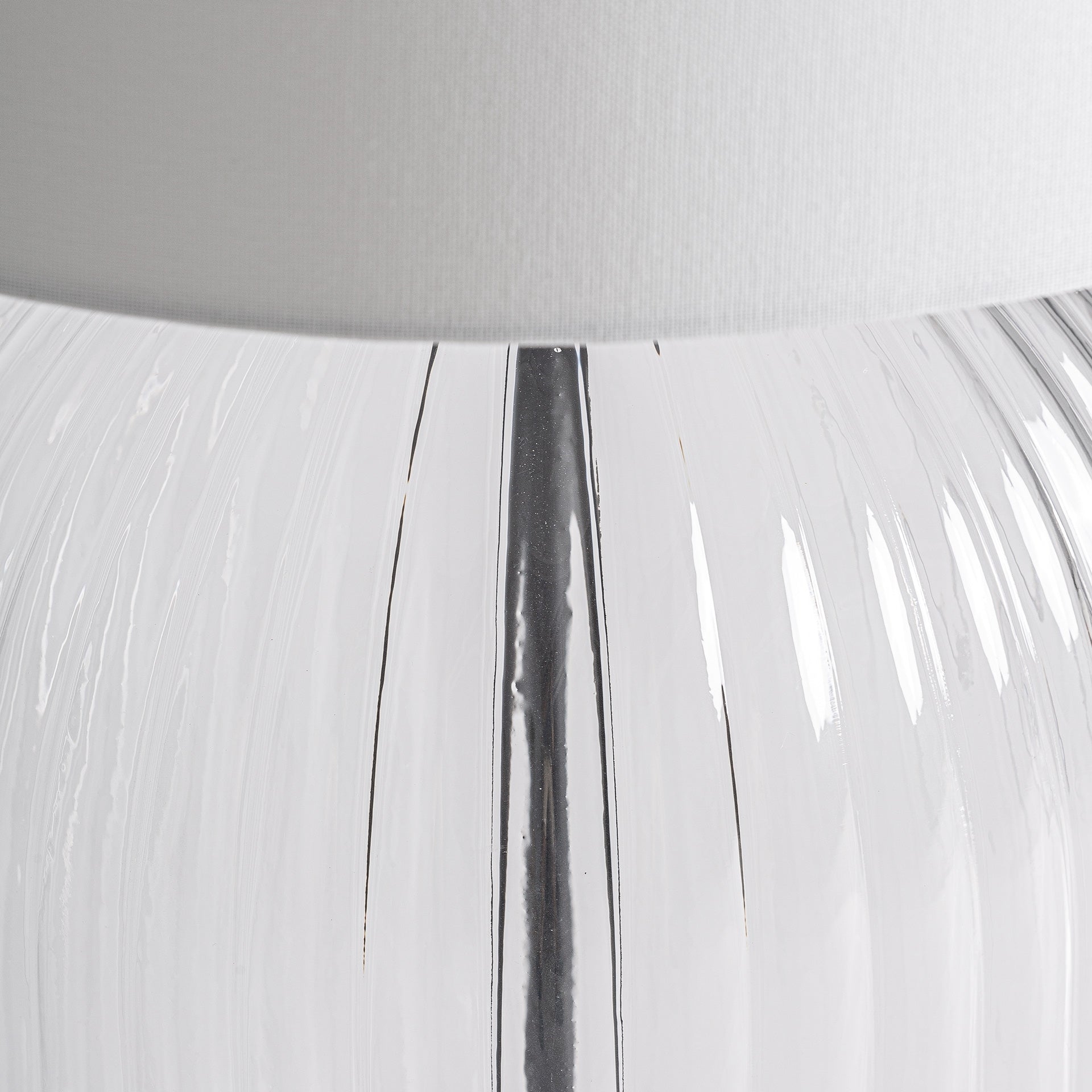 LÁMPARA DE SOBREMESA AURELIA