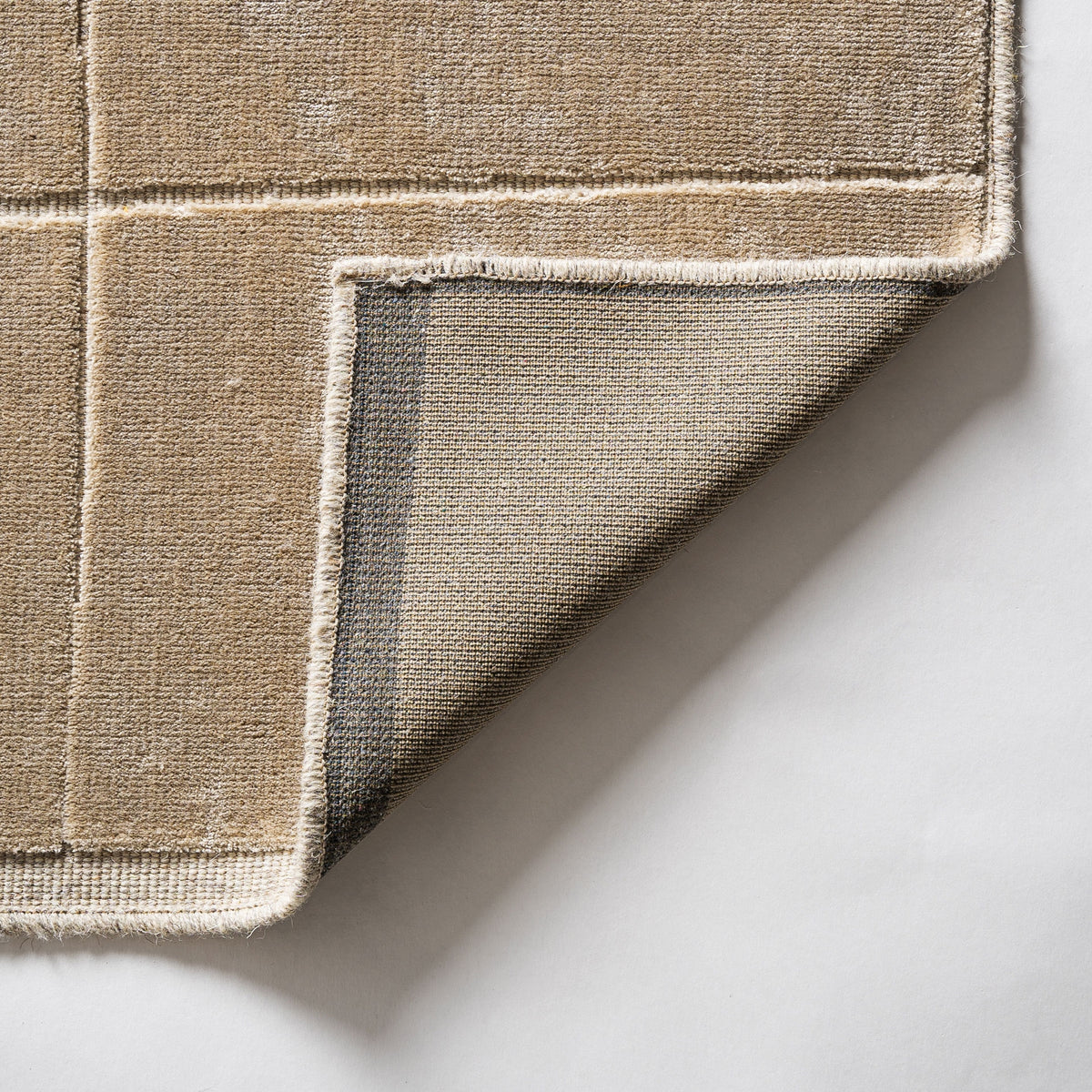 Alfombra Ivana — Viscosa beige