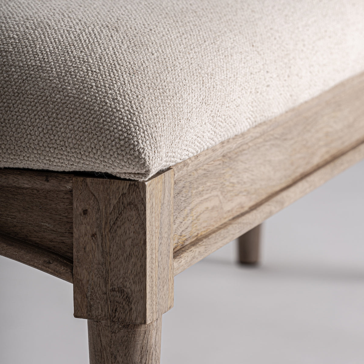 Banco Verac — Madera de mango marrón claro