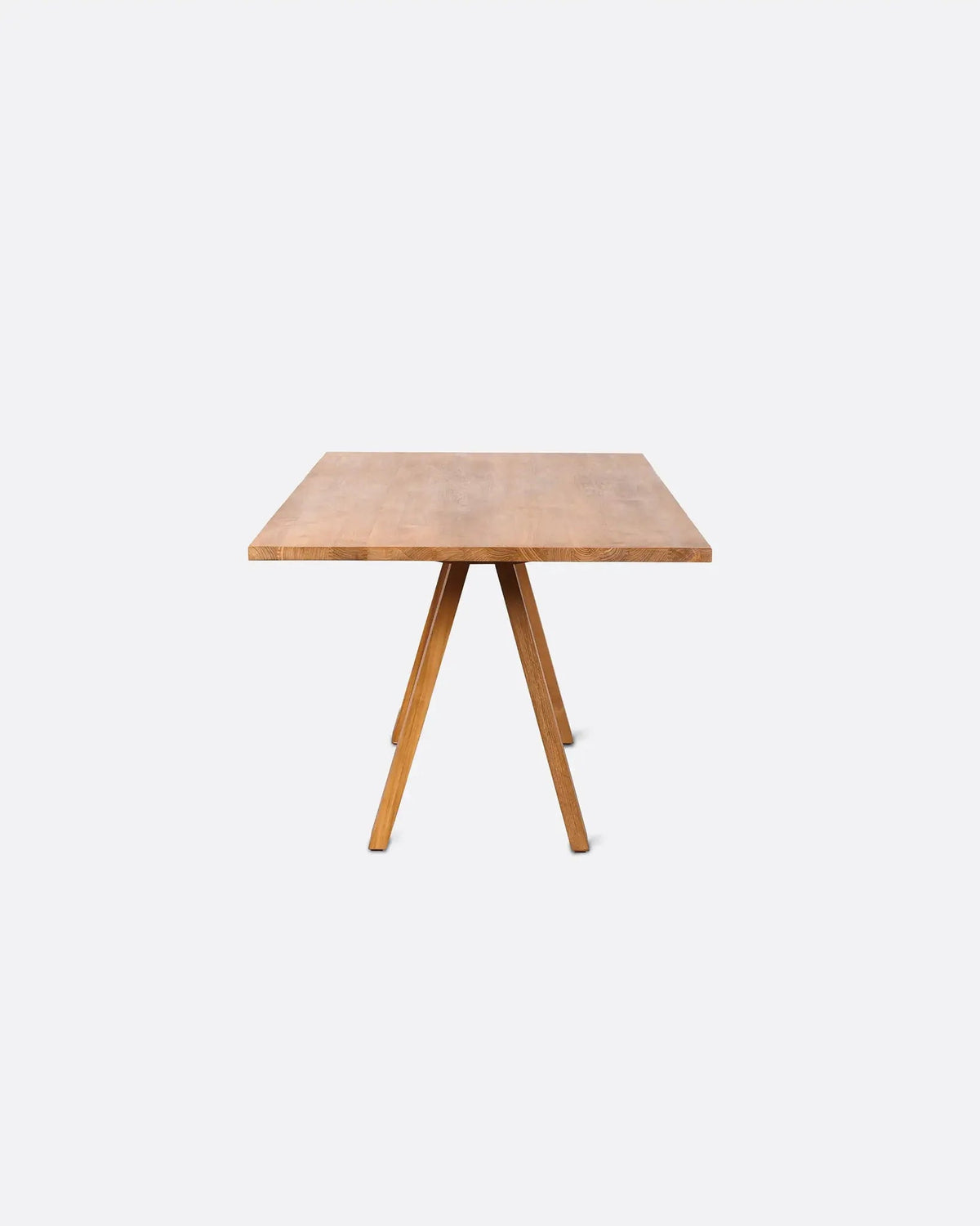 Mesa de comedor Batu — vista 2 — MUYUGA