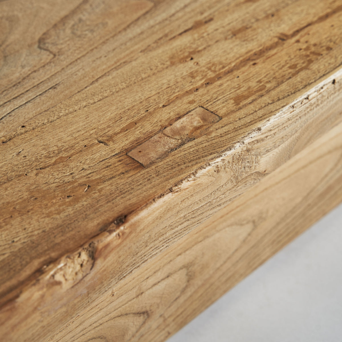 Berca — Madera de olmo reciclado marrón