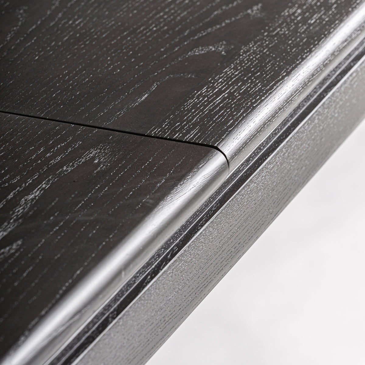 Buken — Madera de fresno marrón lacado