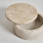 Caja Motrus — Travertino crema