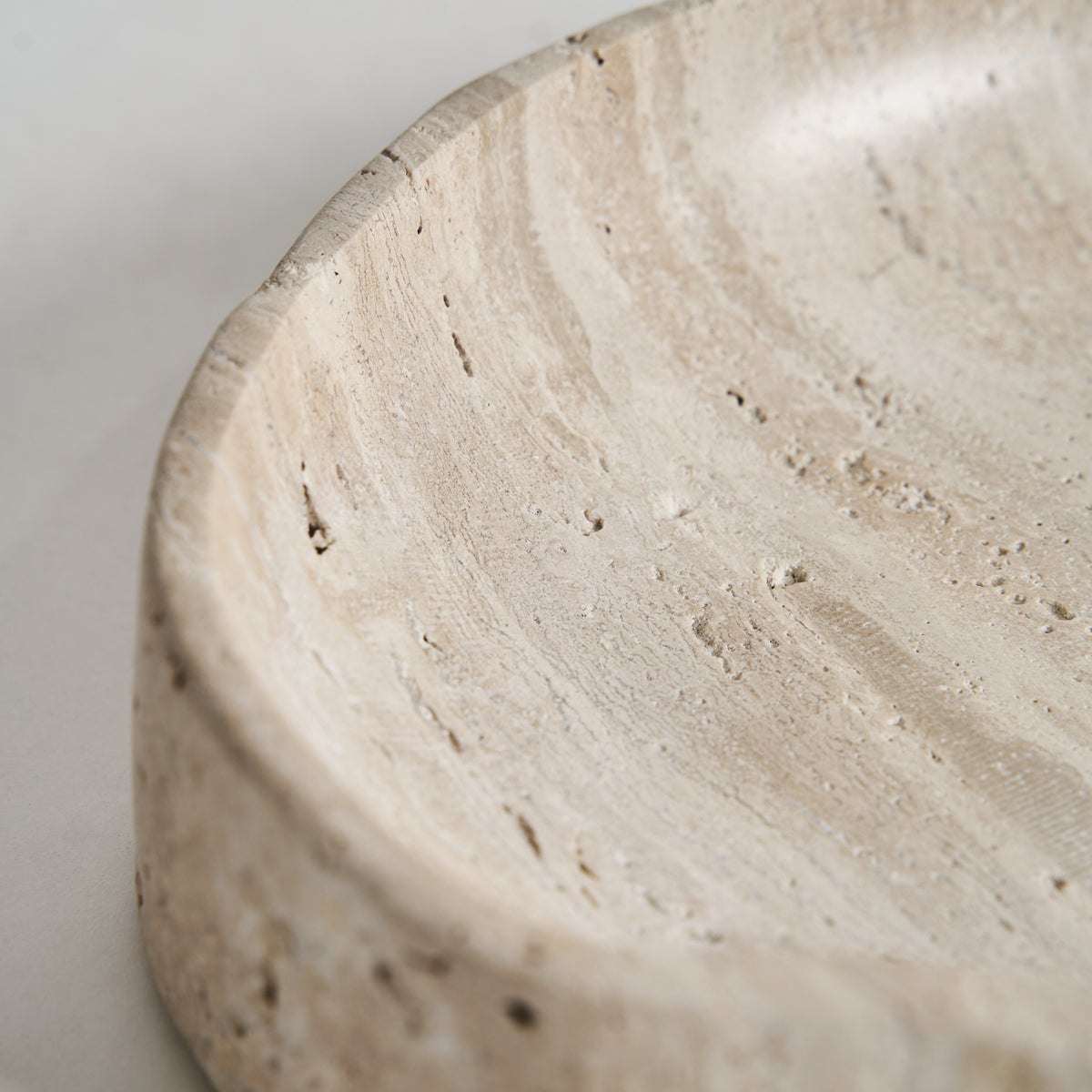 Centro de mesa Motrus — Travertino crema