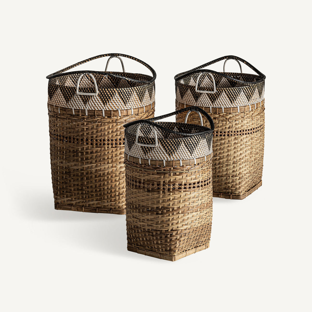 Cesto zirba J/3 — Ratán marrón