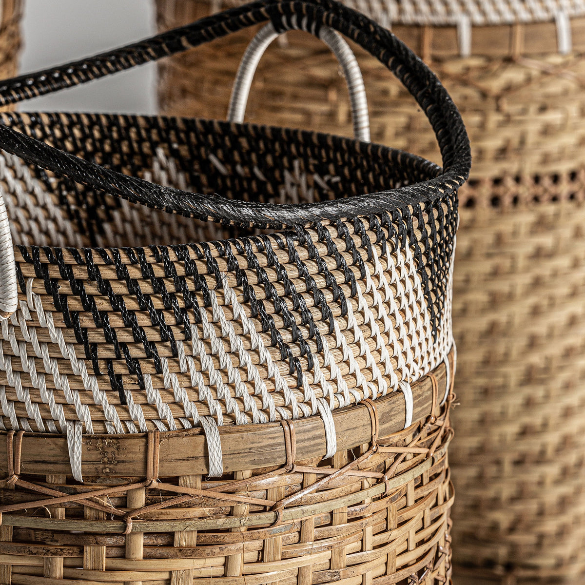Cesto zirba J/3 — Ratán marrón