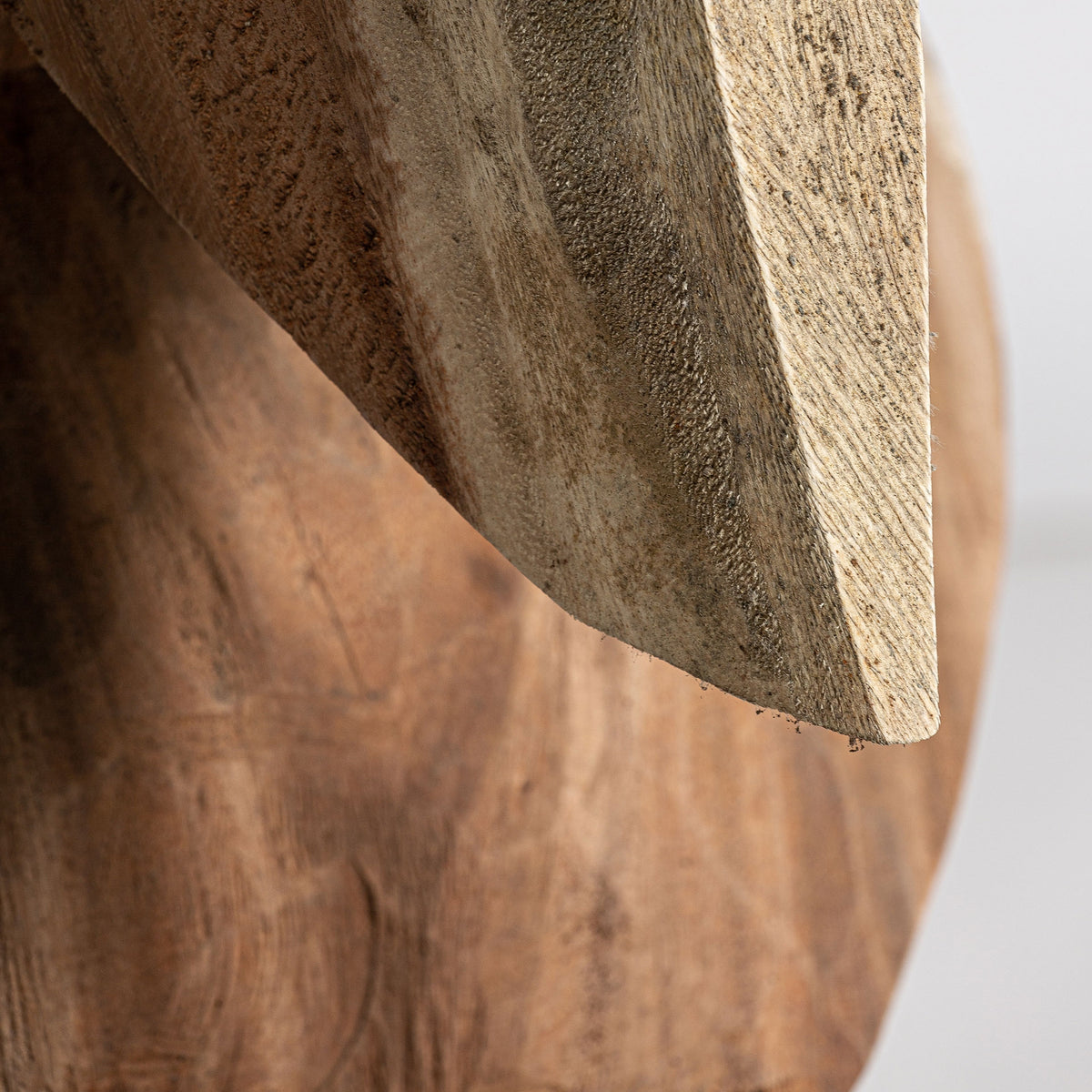 Escultura Harper — Madera de teca tonos en marrón natural
