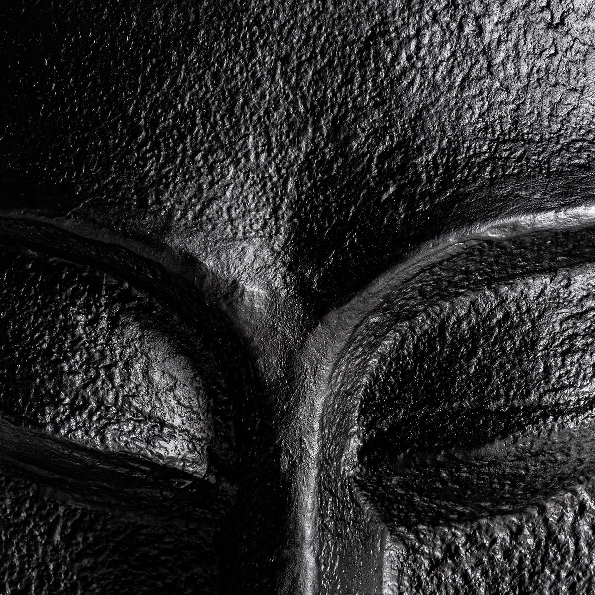 Escultura Khalid — Cemento negro