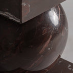 Escultura Pie — Mármol burdeos