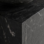 Escultura Pie — Mármol negro