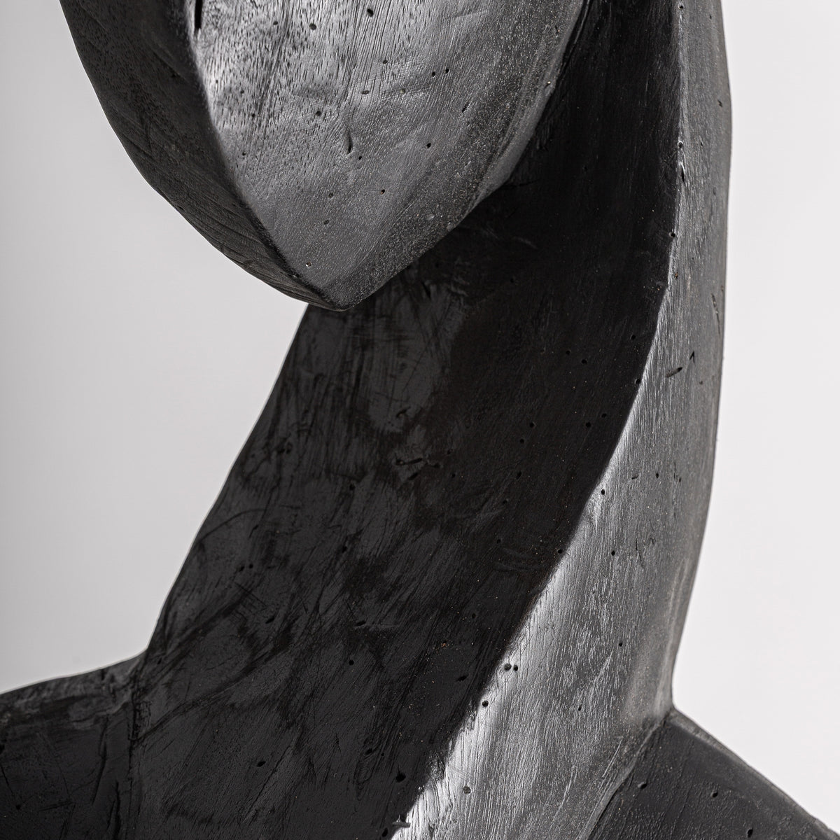 Escultura Pie Nala — Madera suar negro