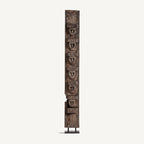 Escultura Pie Prejmer — Madera suar marrón