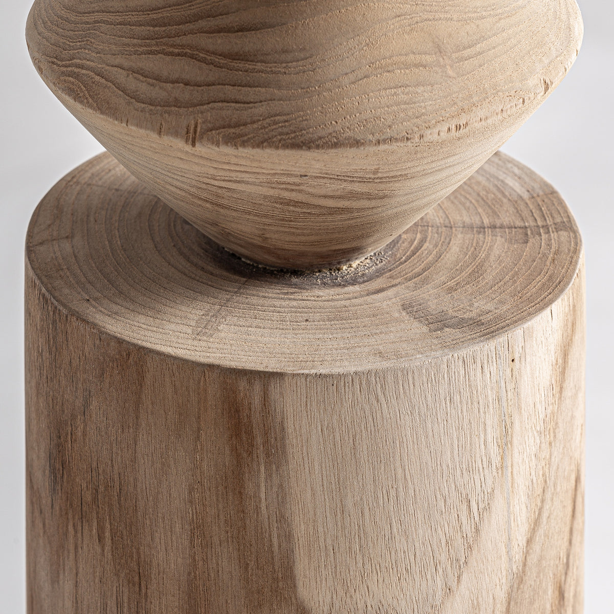 Escultura Stefan — Madera de teca marrón