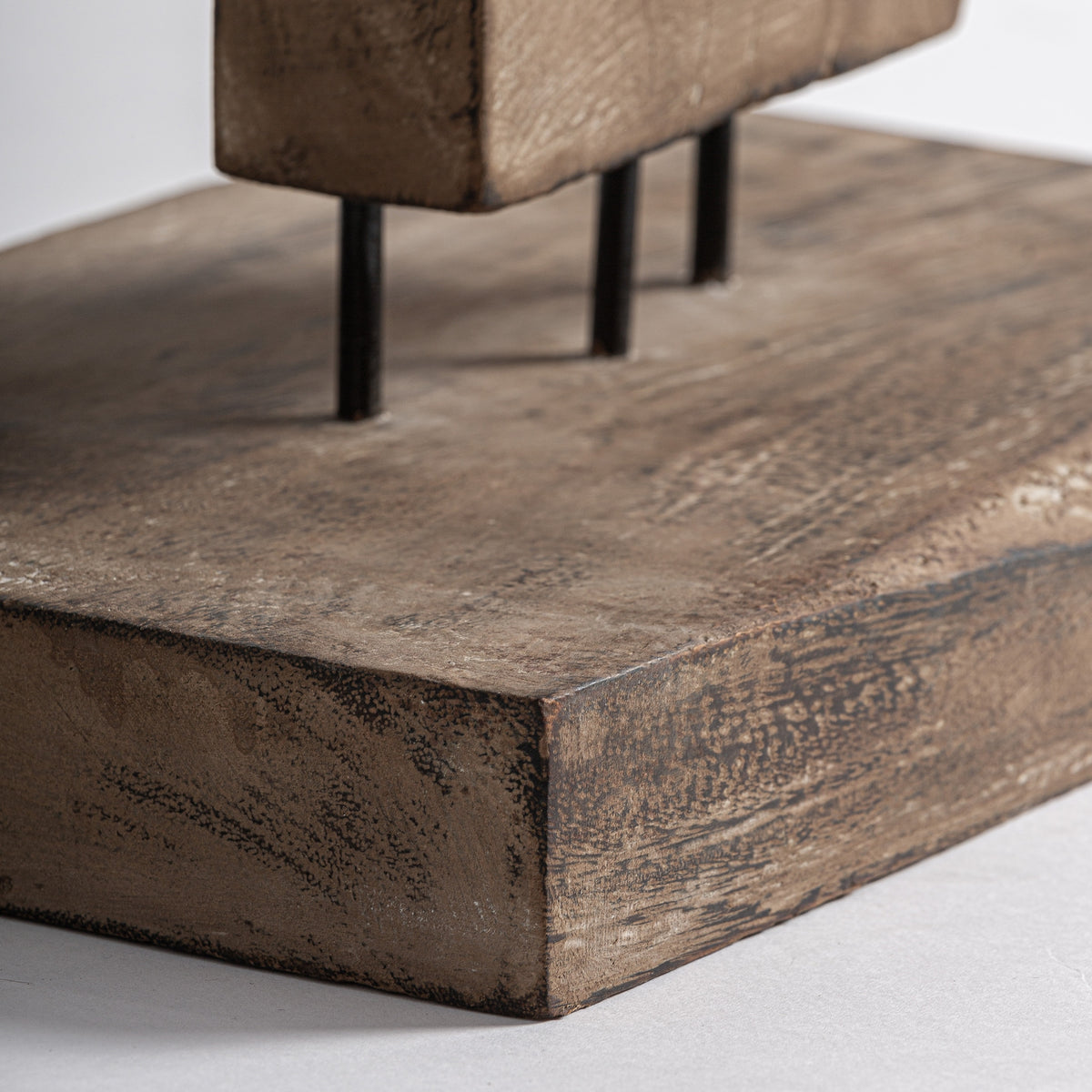 Escultura Teran — Madera suar marrón