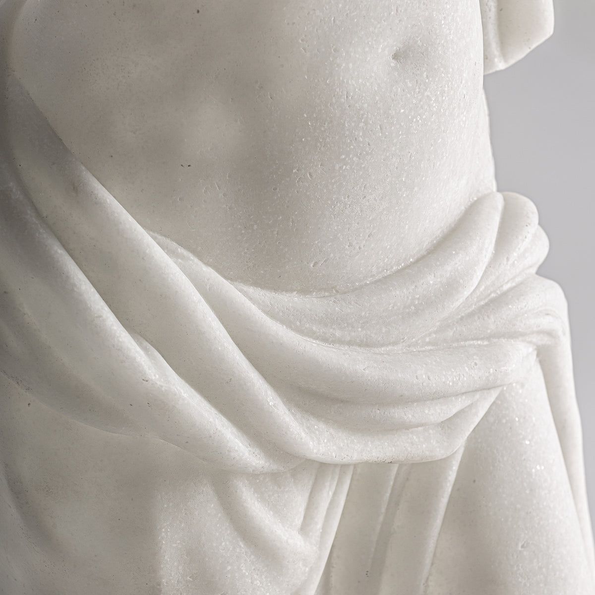 Escultura Thais — Resina blanco