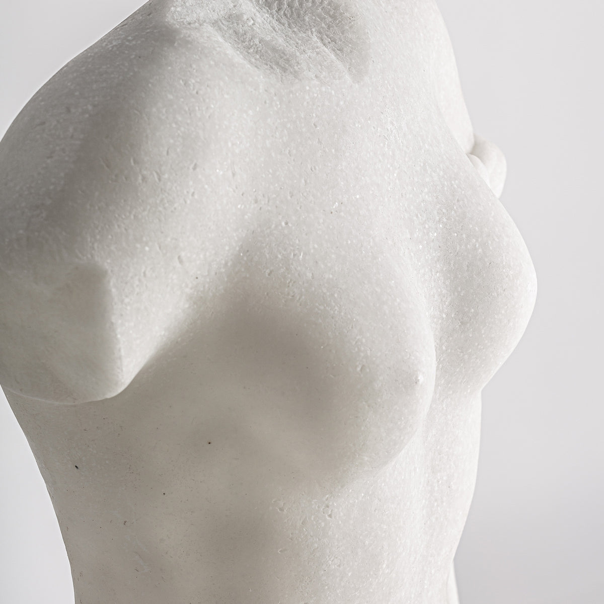 Escultura Thais — Resina blanco