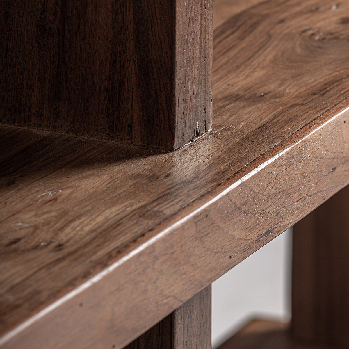 Estante modular Brutalist — Madera de sal marrón teñido