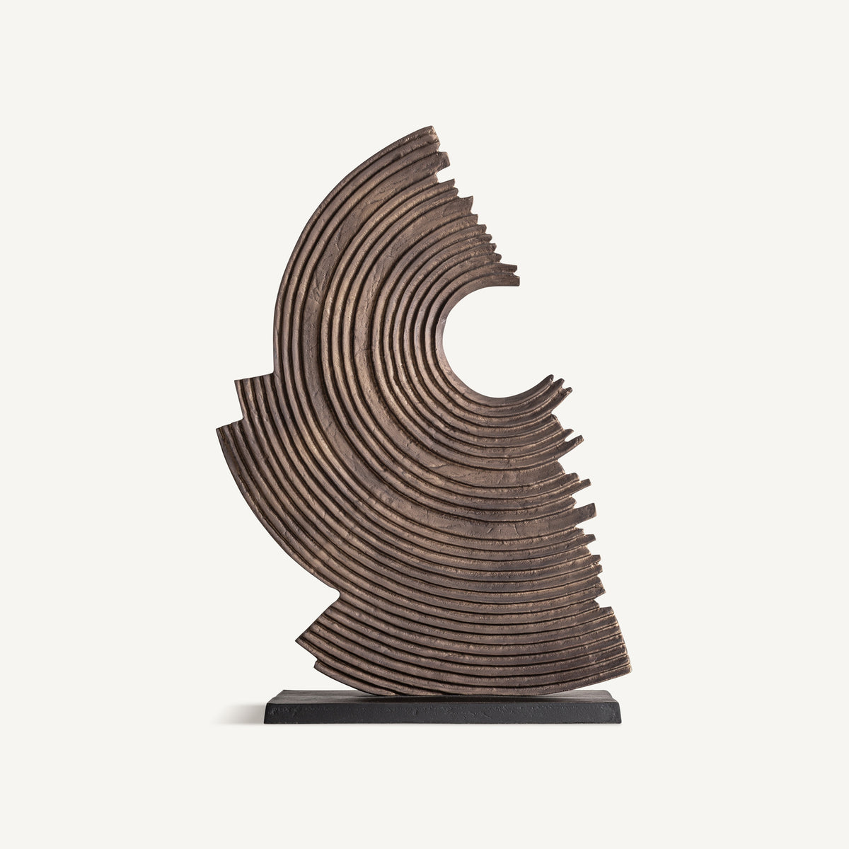Figura Decorativa — Aluminio dorado