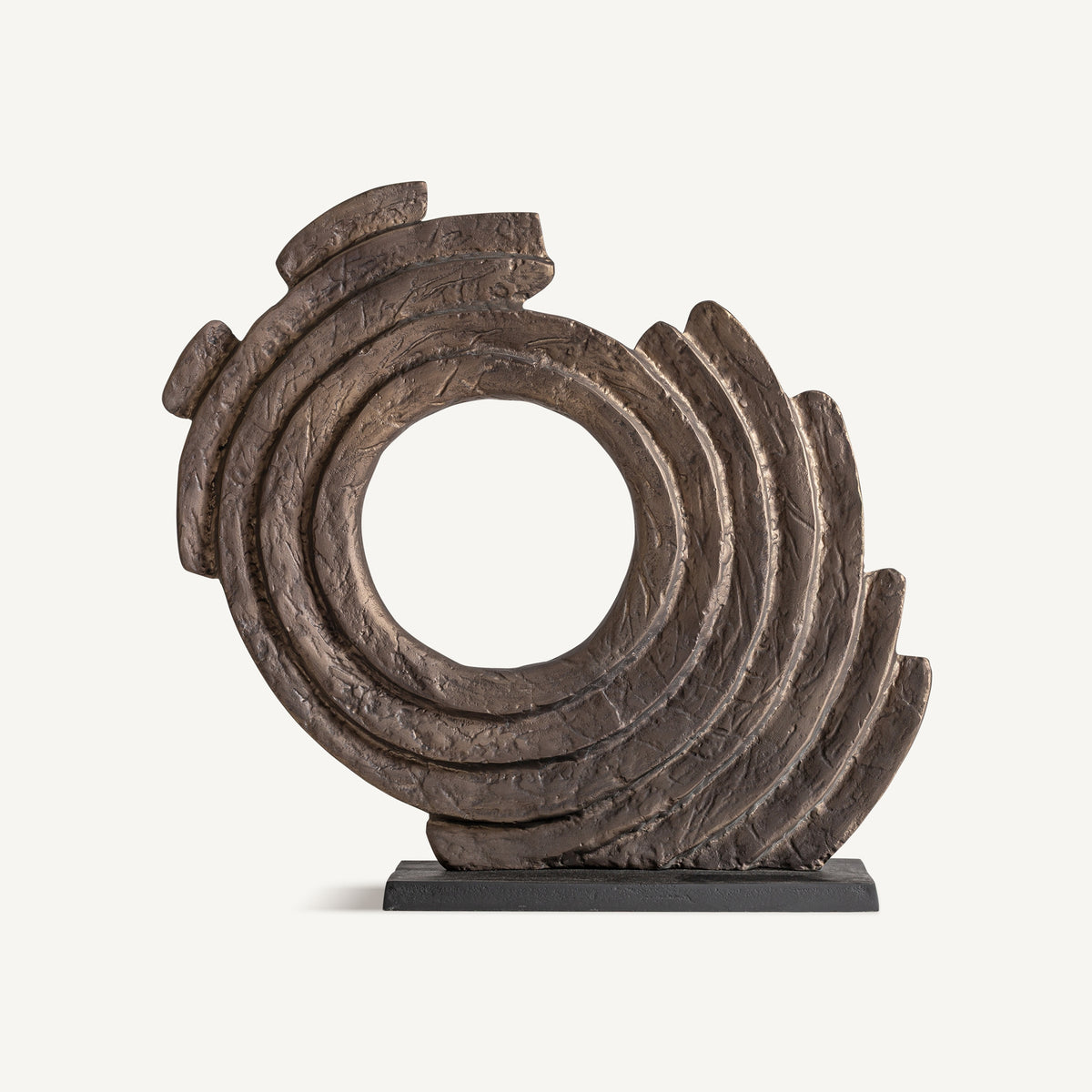 Figura Decorativa — Aluminio dorado