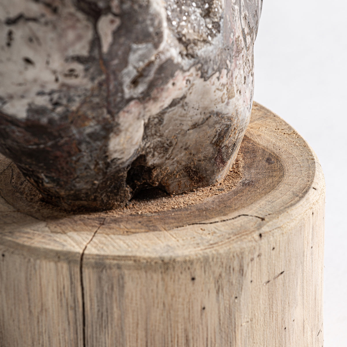 Figura Decorativa — Cuarzo tonos oscuros