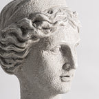 Figura decorativa Helena — Resina blanco roto