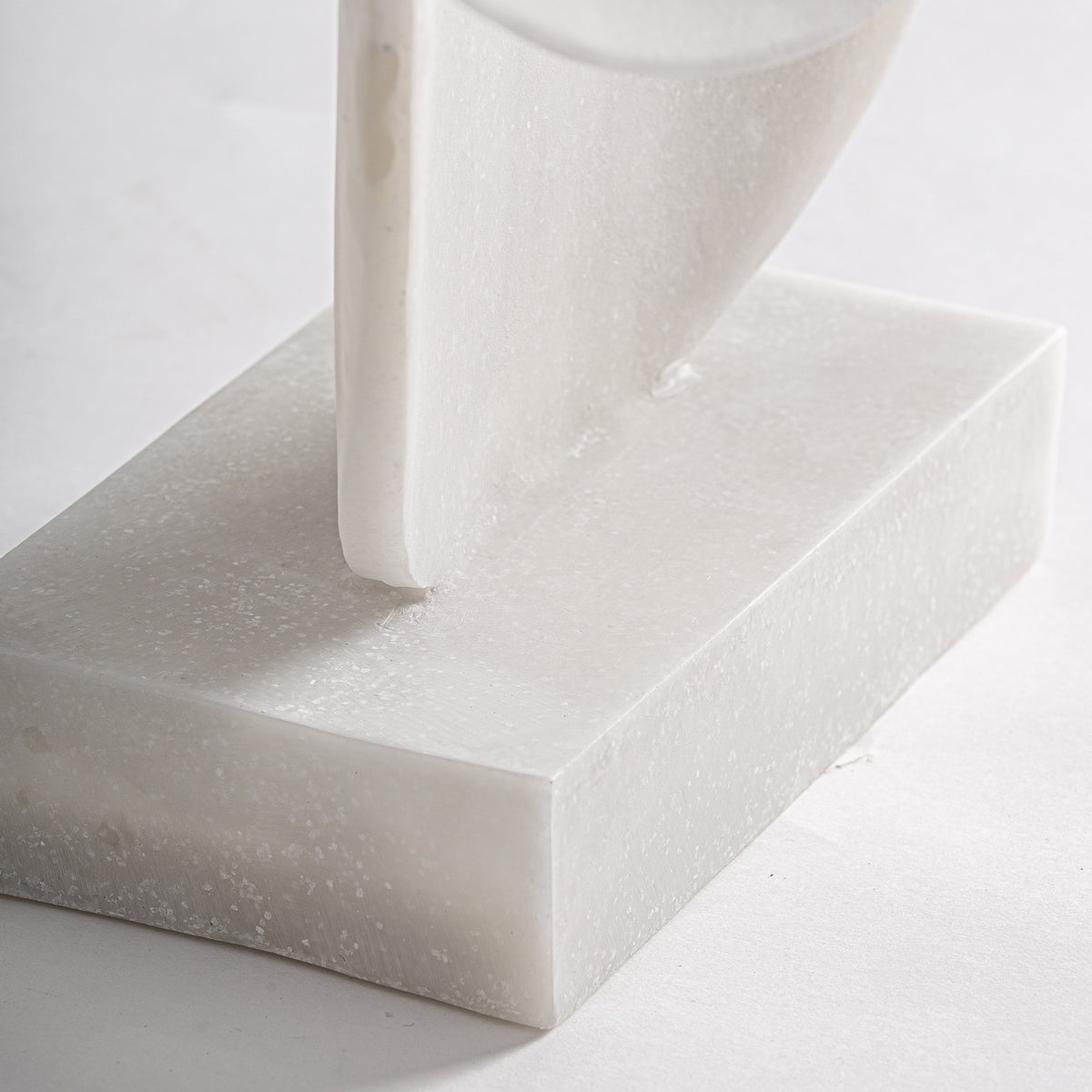 Figura decorativa Leah — Resina blanco