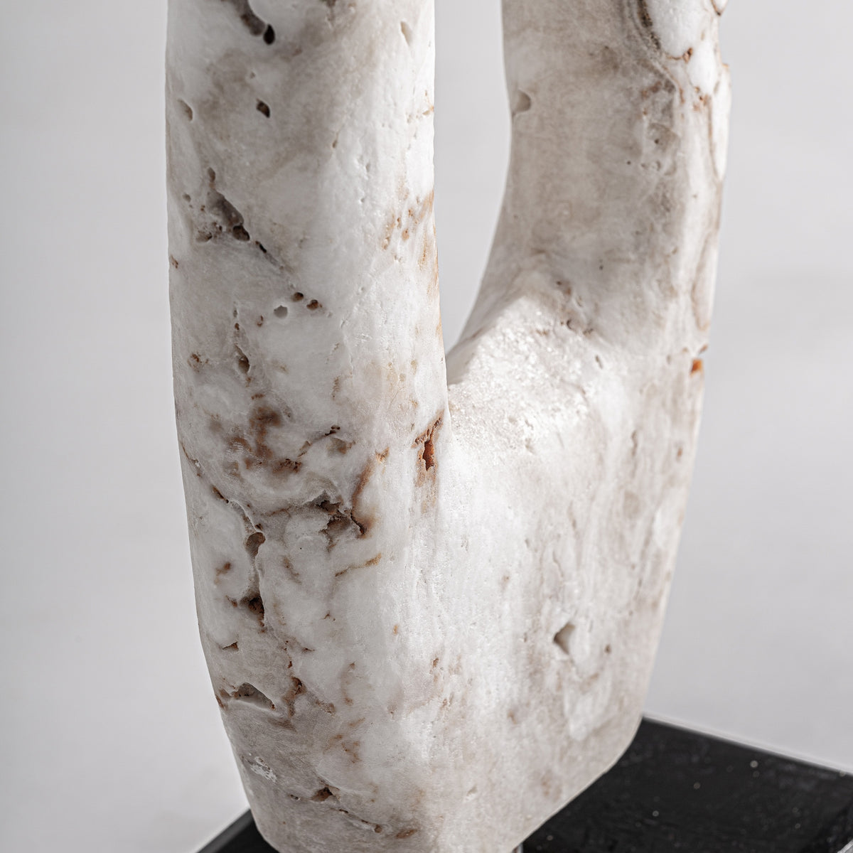 Figura decorativa Tashi — Onix crema