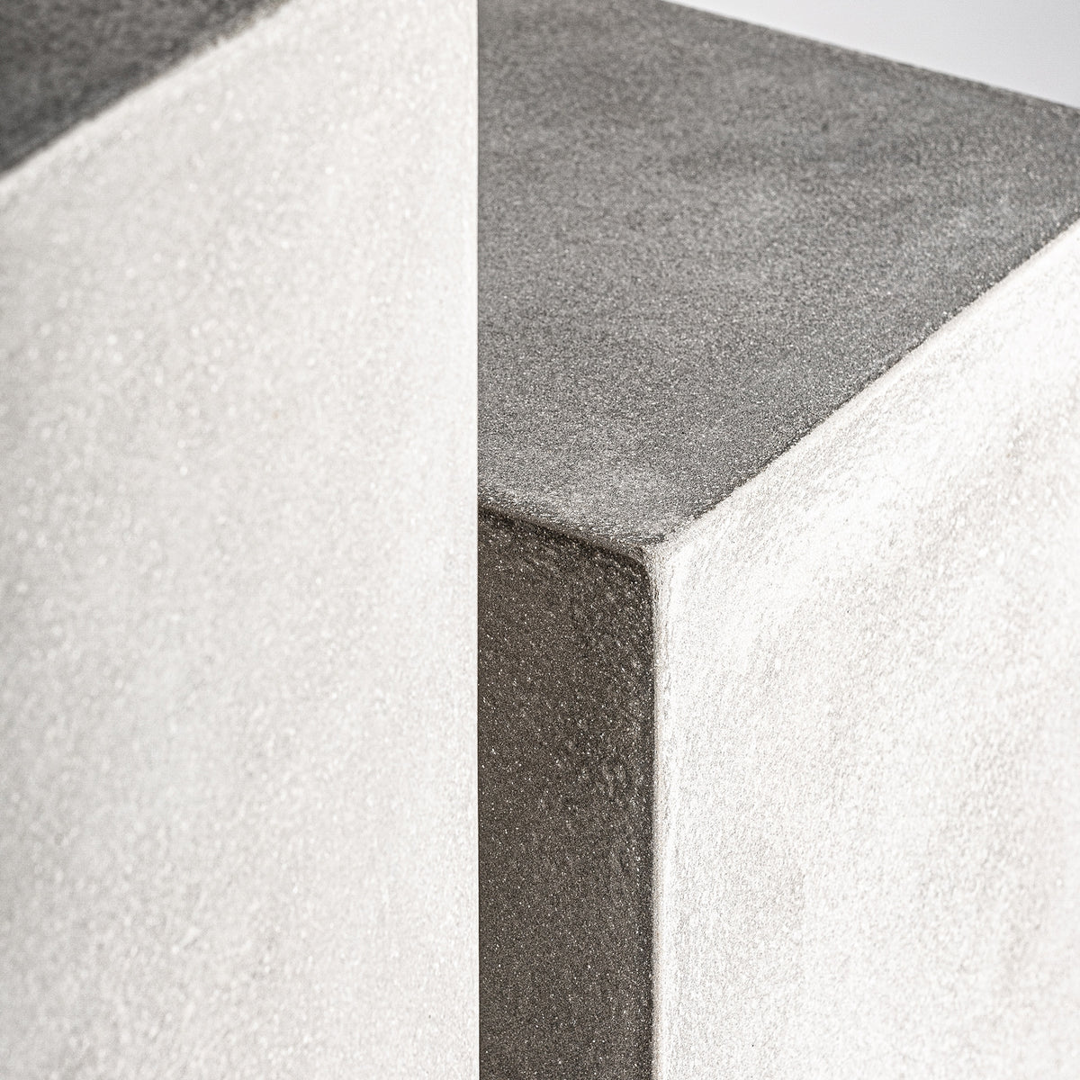 J/2 — Terracota gris