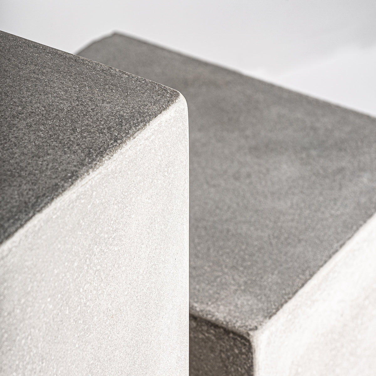 J/2 — Terracota gris