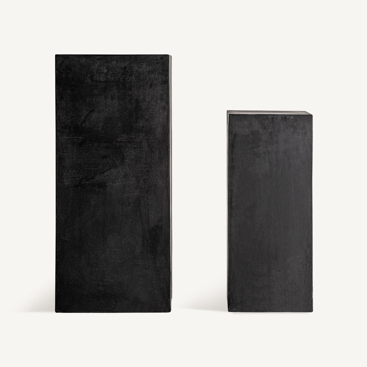 J/2 — Terracota negro