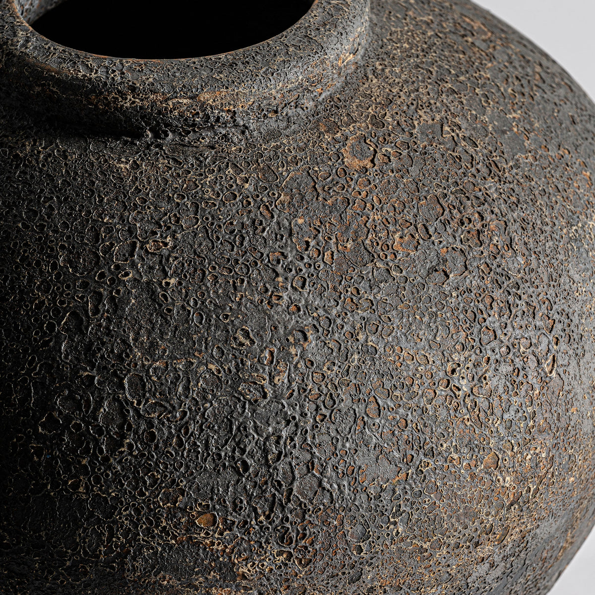 Jarrón Igor — Terracota tonos oscuros