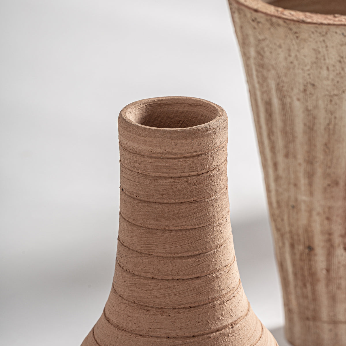 Jarrón J/3 — Terracota tonos en marrón