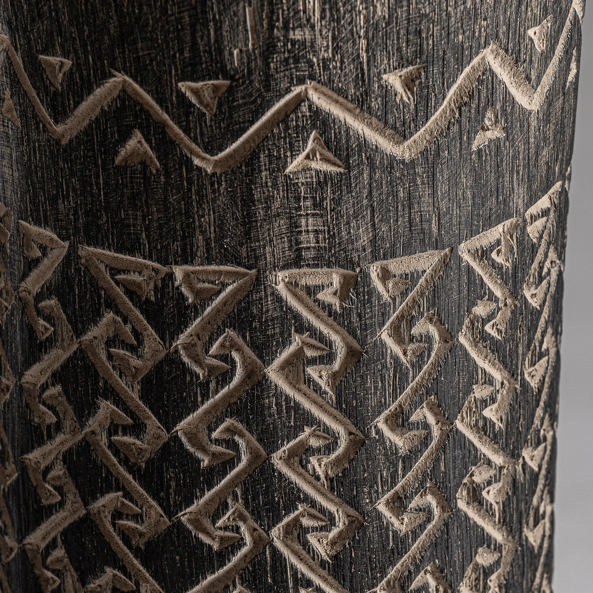 Jarrón Nantua — Madera palma tonos en marrón tallado