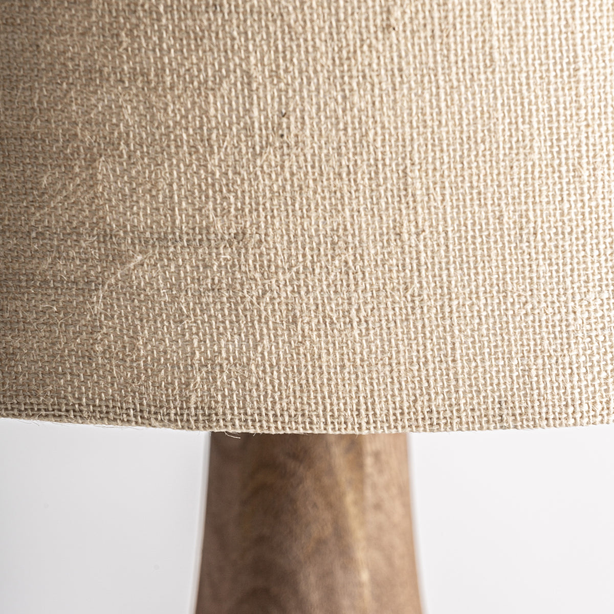 Lámpara de pie Touches — Madera de mango marrón