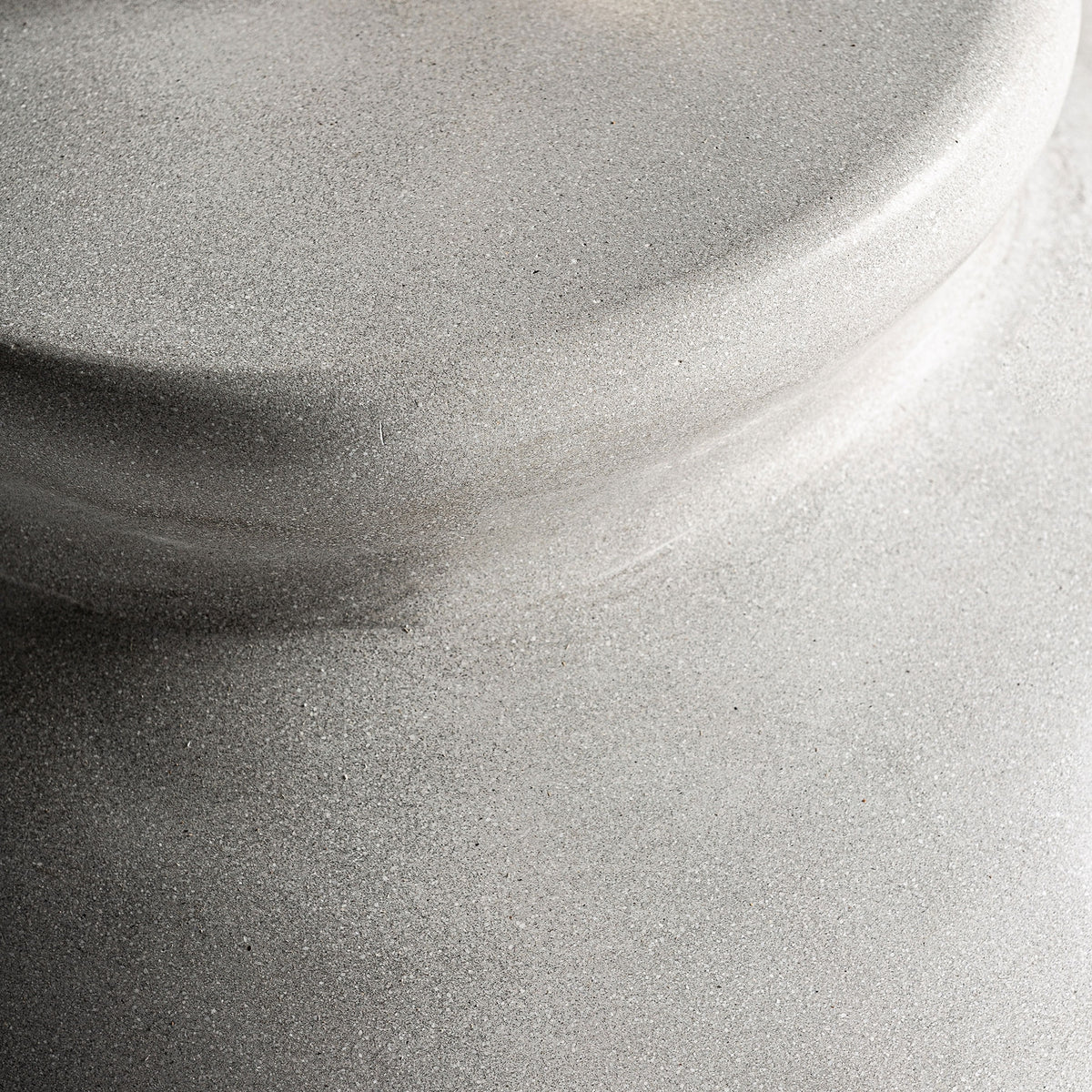 Lámpara de sobremesa Guaaka — Cemento blanco decapado