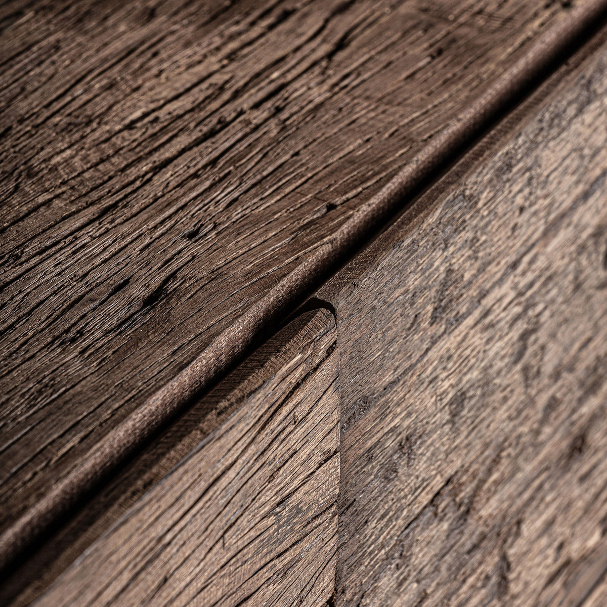 Librería Samsun — Madera recuperada marrón