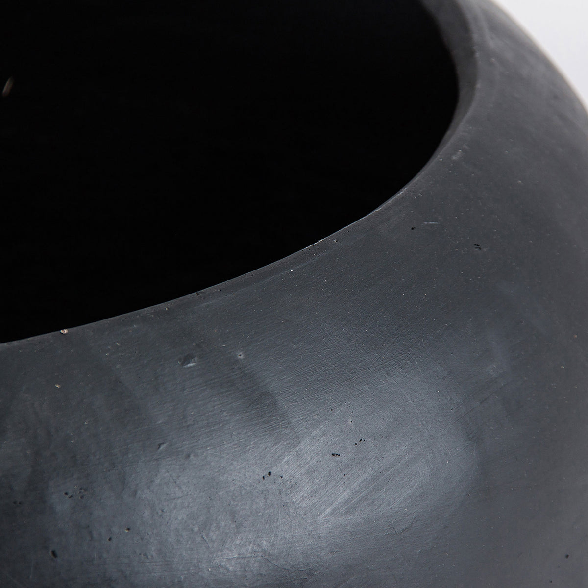 Macetero Blaghe — Terracota negra