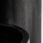 Macetero J/2 — Fibra de vidrio negro