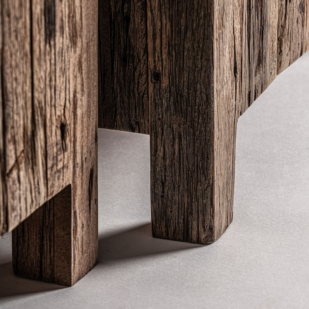 Macetero J/2 — Madera recuperada marrón