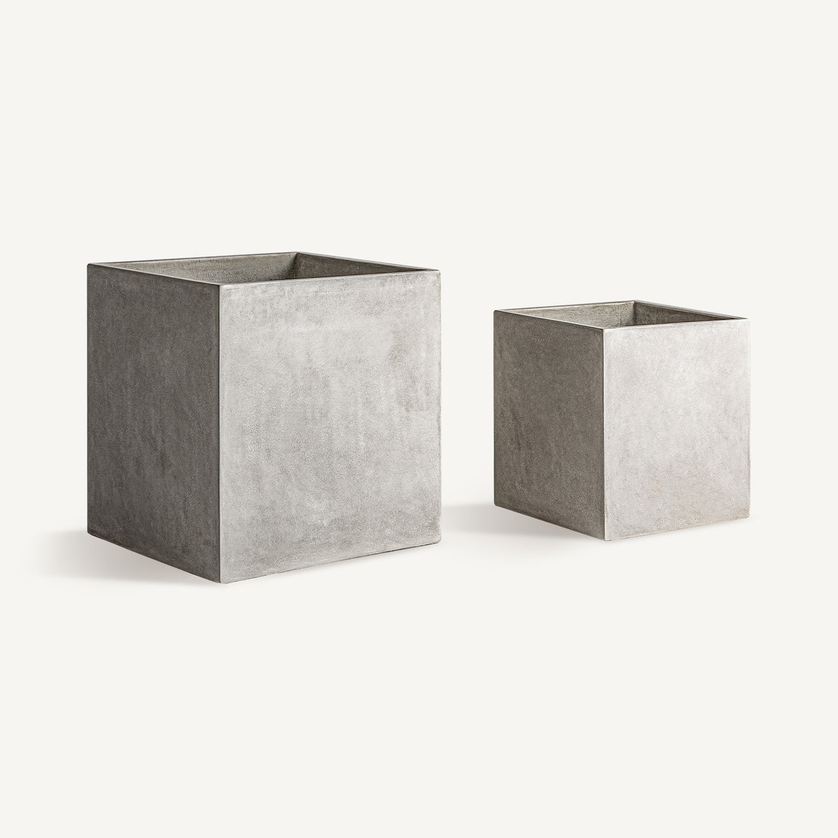 Macetero J/2 — Terracota gris
