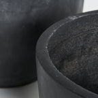 Macetero J/2 — Terracota negra