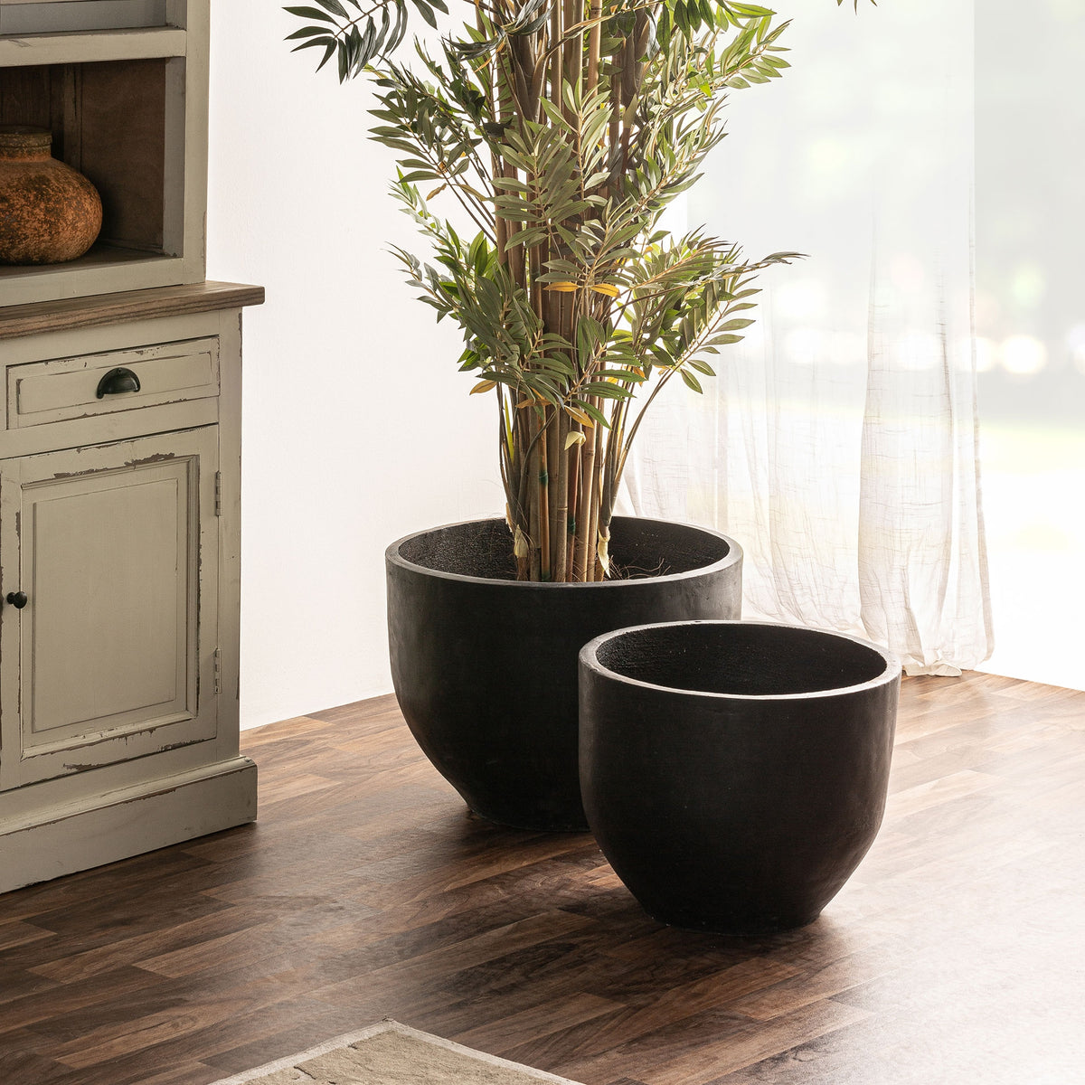 Macetero J/2 — Terracota negra