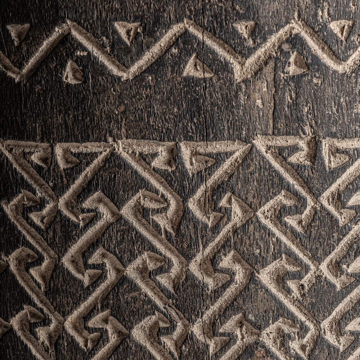 Macetero Nantua — Madera palma tonos en marrón tallado