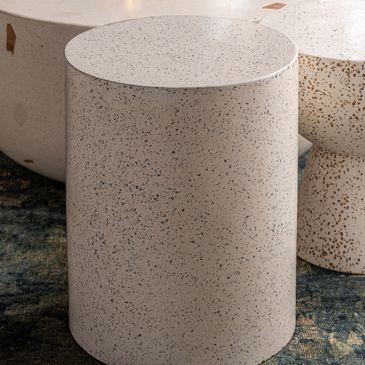 Mesa auxiliar Albenga — Terrazo blanco