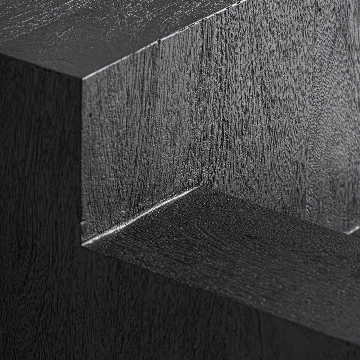 Mesa auxiliar Pètria — Madera de mango negro arenado