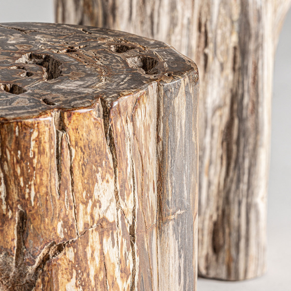 Mesa auxiliar Telti — Madera petrificada marrón envejecido