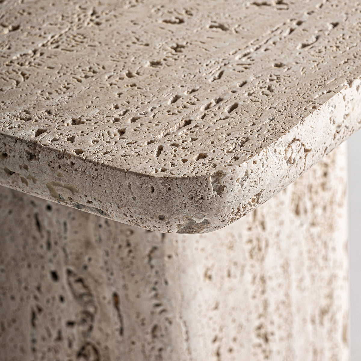 Mesa auxiliar Theuville — Travertino beige